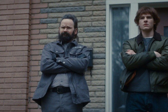 Jeremy Davies e Mason Thames em cena de O telefone preto 2 -  (crédito: Fotos: Universal)