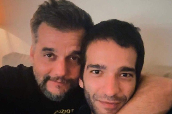 Humberto Carrão surge de mãos dadas e abraçado com Wagner Moura - (crédito: Reprodução/Instagram) Humberto Carrão surge de mãos dadas e abraçado com Wagner Moura - (crédito: Reprodução/Instagram)