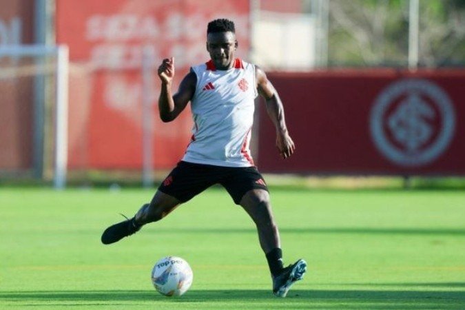 Carbonero tem se destacado cada vez mais com a camisa do Inter -  (crédito: Foto: Ricardo Duarte / Internacional)