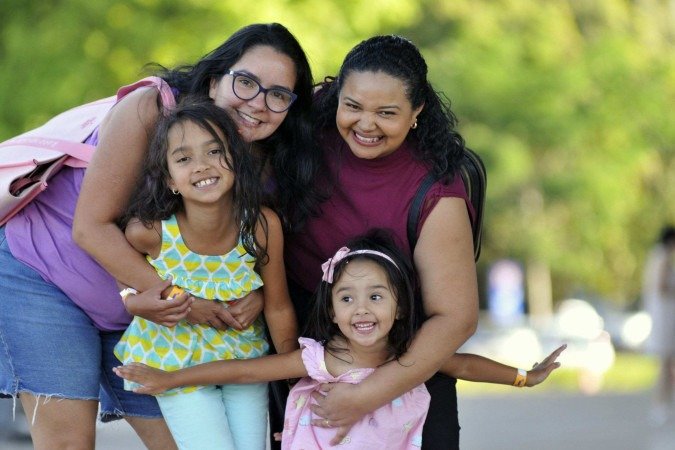 Luiza Campos e Maria Eugênia com as pequenas Luna e Alice
- (crédito: Minervino Júnior/CB/D.A.Press) Luiza Campos e Maria Eugênia com as pequenas Luna e Alice
- (crédito: Minervino Júnior/CB/D.A.Press)
