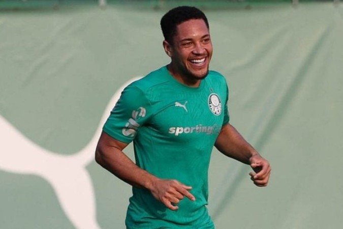 Vitor Roque cometeu equívoco em atitude, se tornou peça essencial em ascensão do Palmeiras -  (crédito: Foto: Cesar Greco / Palmeiras)
