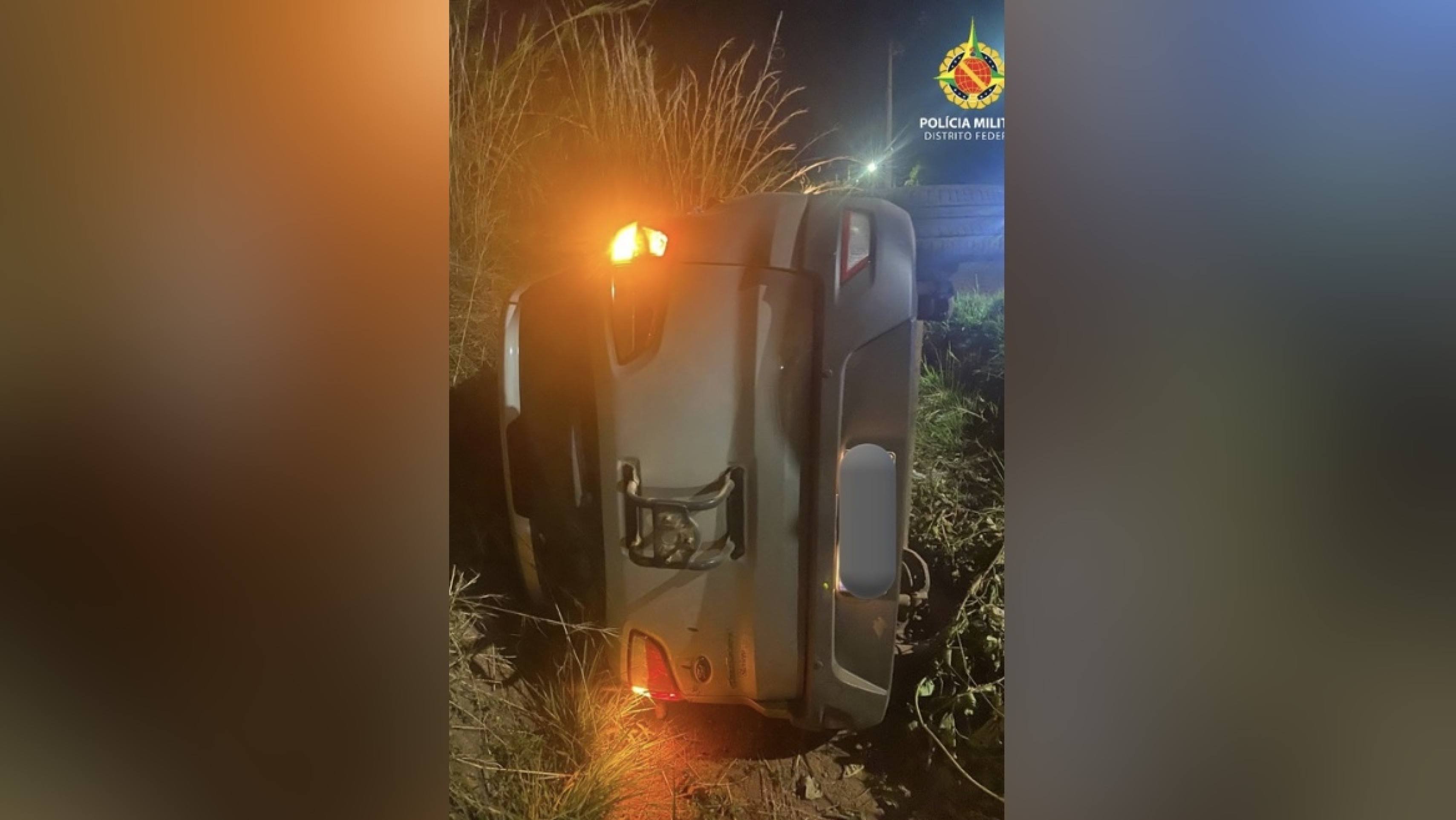 Perseguição policial termina em capotagem no Núcleo Bandeirante