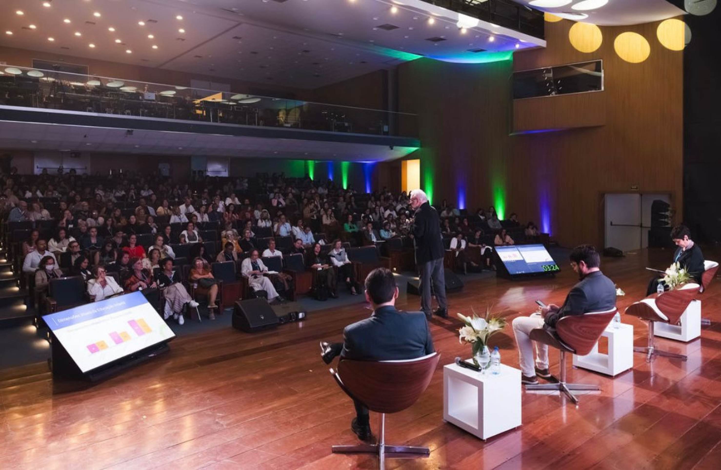 O encontro ocorreu no auditório do Centro de Difusão Internacional da Universidade de São Paulo (USP)