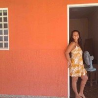 Luciana sente os efeitos do calor 
intenso todos os dias dentro de casa -  (crédito: Ana Carolina Alves/CB)