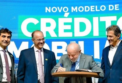 Cerimônia de lançamento de novo modelo de crédito imobiliário -  (crédito: Ricardo Stuckert/PR)