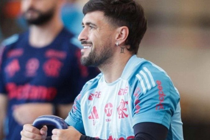 Arrascaeta e Renovação: O Futuro da Maestria Rubro-Negra em Discussão