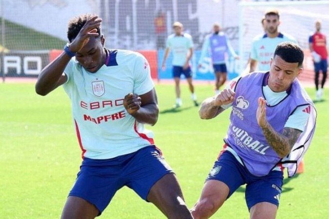 Jogadores da Espanha durante treinamento da seleção -  (crédito: Foto: Divulgação)
