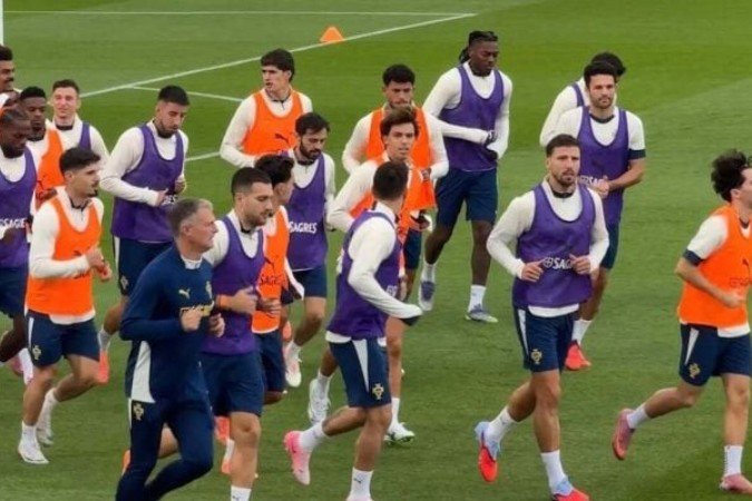 Jogadores de Portugal durante treinamento da seleção -  (crédito: Foto: Divulgação)