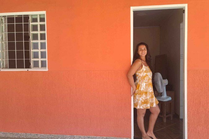 Luciana sente os efeitos do calor
intenso todos os dias dentro de casa - (crédito: Ana Carolina Alves/CB) Luciana sente os efeitos do calor
intenso todos os dias dentro de casa - (crédito: Ana Carolina Alves/CB)