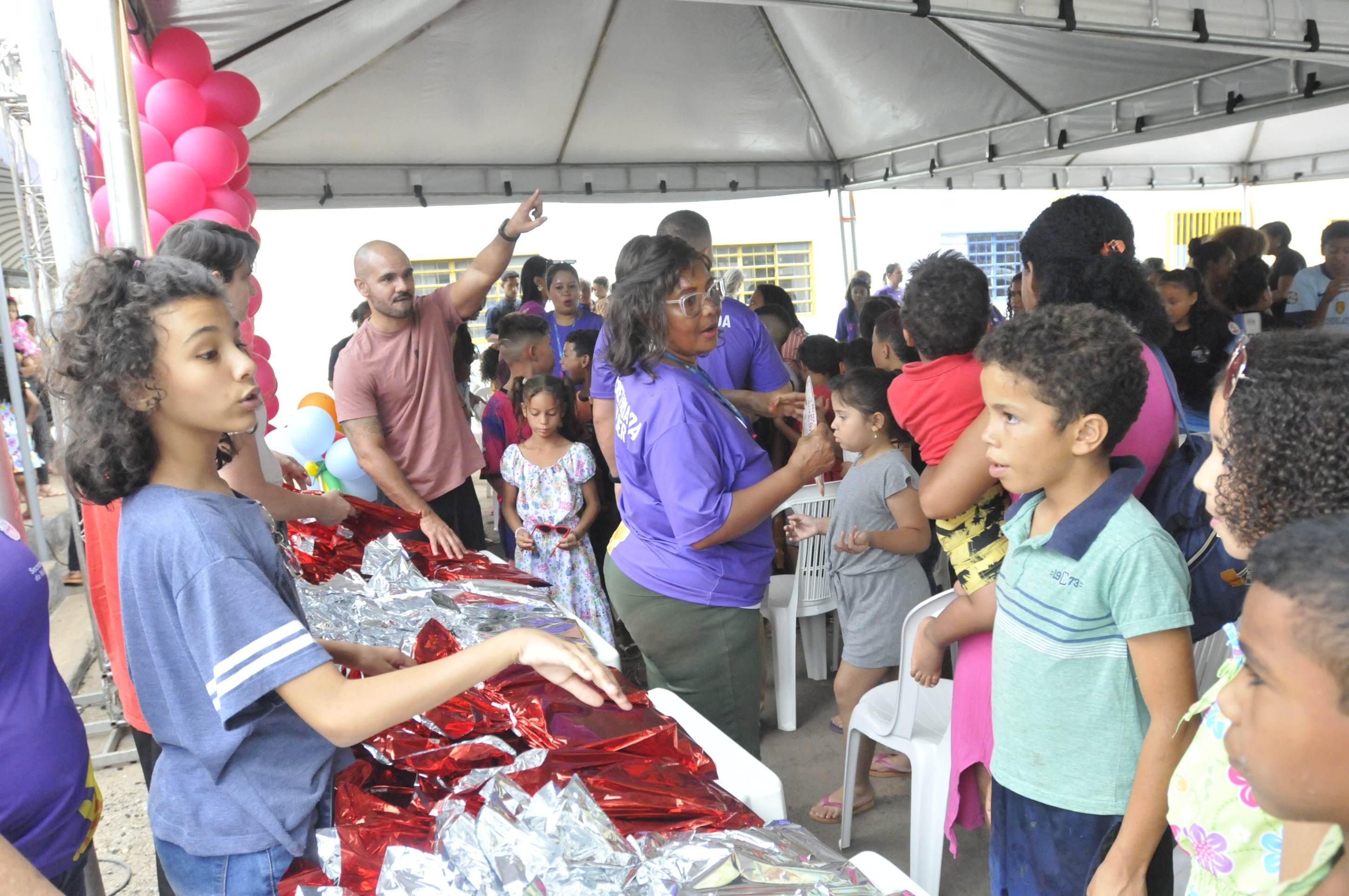  11.10.2025. Guilherme Felix CB/DA Press. Desfile Kids cidade estrutural.