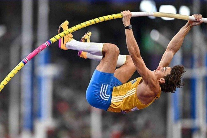 Armand Duplantis vem dominando as competições de salto com vara a ponto de se tornar um superastro do esporte -  (crédito: Getty Images)
