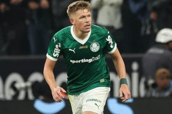 BRUNO FUCHS - Uma das grandes novidades do time, apareceu muito bem na funÃ?Â§Ã?Â£o proposta por Abel Ferreira. Conseguiu construir bem a linha de trÃ?Âªs defensiva, que liberou mais os pontas e laterais, alÃ?Â©m de conseguir aparecer na frente, marcando seu primeiro gol com a camisa alviverde. Nota: 7 - Foto: Cesar Greco/Palmeiras