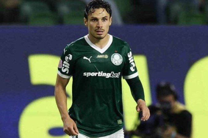 RAPHAEL VEIGA - Depois de um perÃ­odo complicado, o Ã­dolo alviverde vem se reencontrado com a boa fase. O meia abriu o marcador e ainda participou de dois gols, com uma assistÃªncia e um belo lanÃ§amento para o passe que gerou o Ãºltimo gol. Nota: 7,5 - Foto: Cesar Greco/Palmeiras