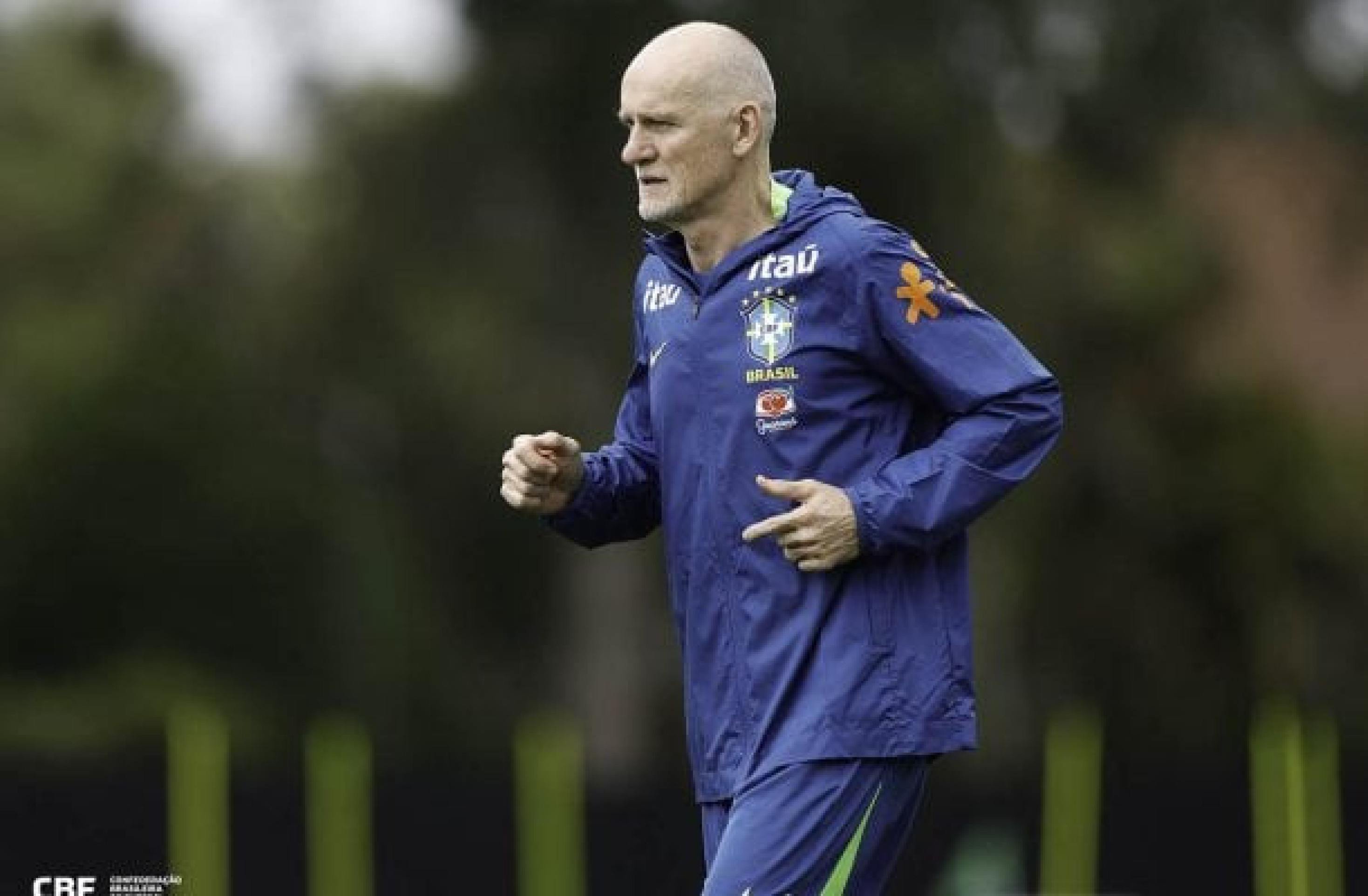 Taffarel elogia Hugo Souza e pede personalidade a Bento na Seleção