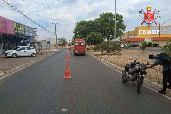 Pedestre vai parar no hospital após atropelamento no Recanto das Emas
 -  (crédito: Divulgação/CBMDF)