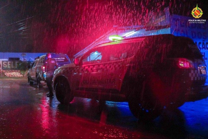 Estabelecimentos são autuados após ação de fiscalização em Santa Maria -  (crédito: PMDF/Divulgação)