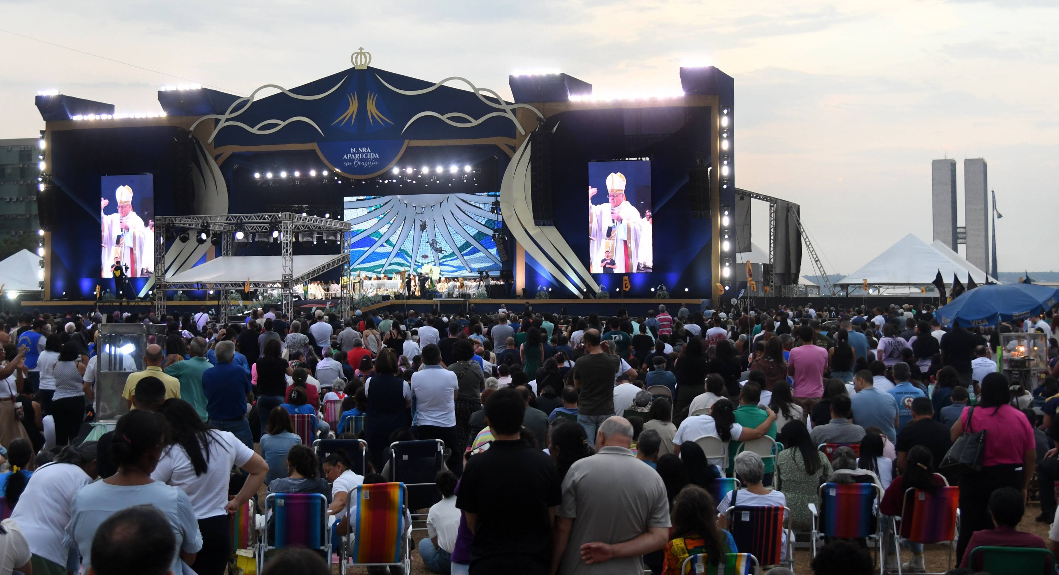 27ª Festa de Nossa Senhora Aparecida reúne fiéis do DF