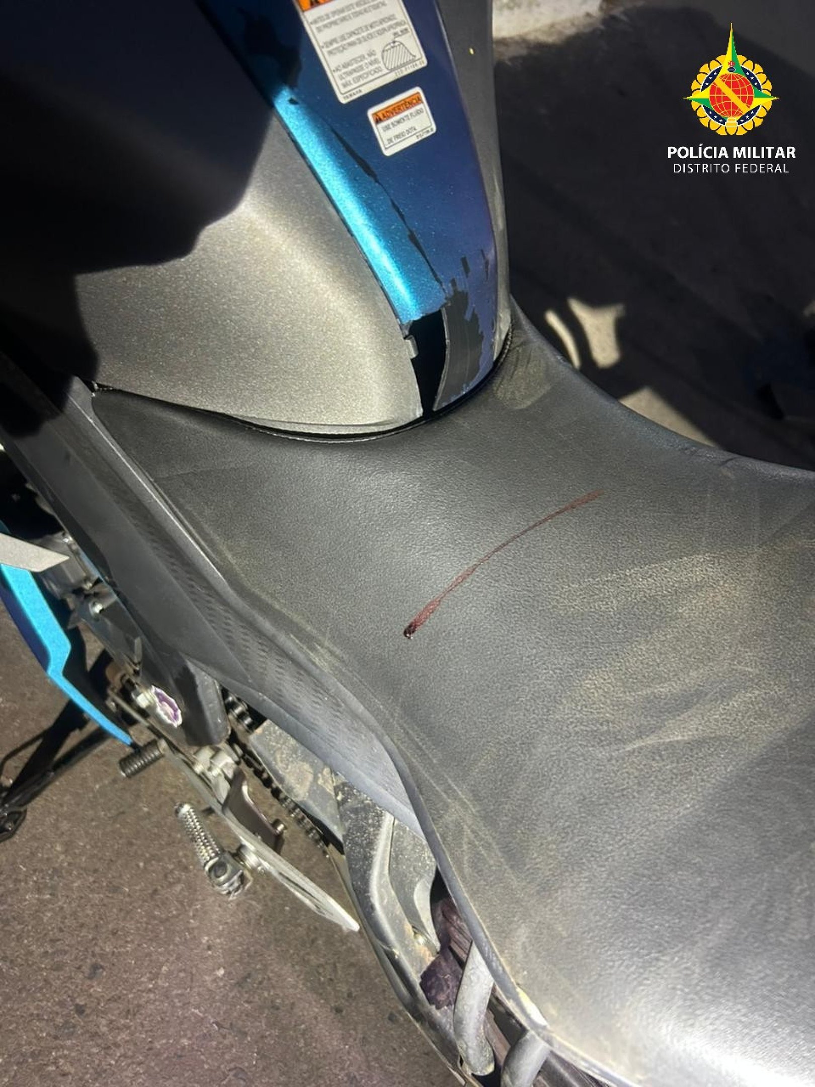 Um motociclista foi atingido durante a fuga e sofreu ferimentos graves