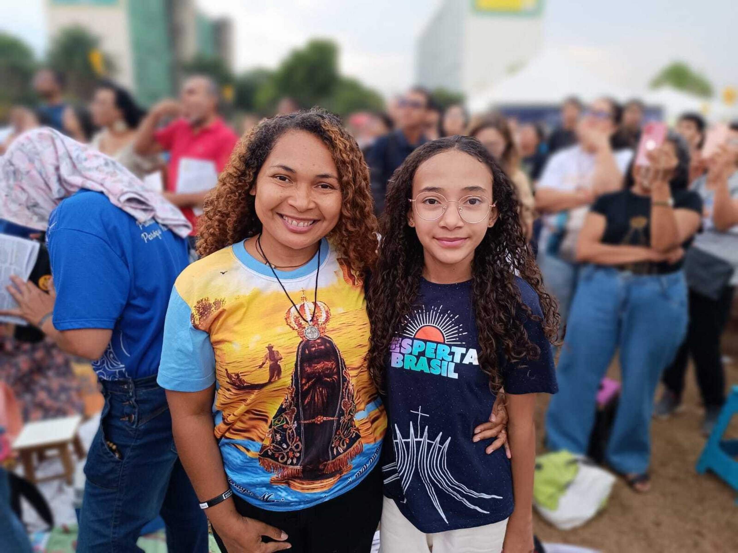 Maria Francimeire foi acompanhada da filha Lara para participar da festa pelo terceiro ano consecutivo