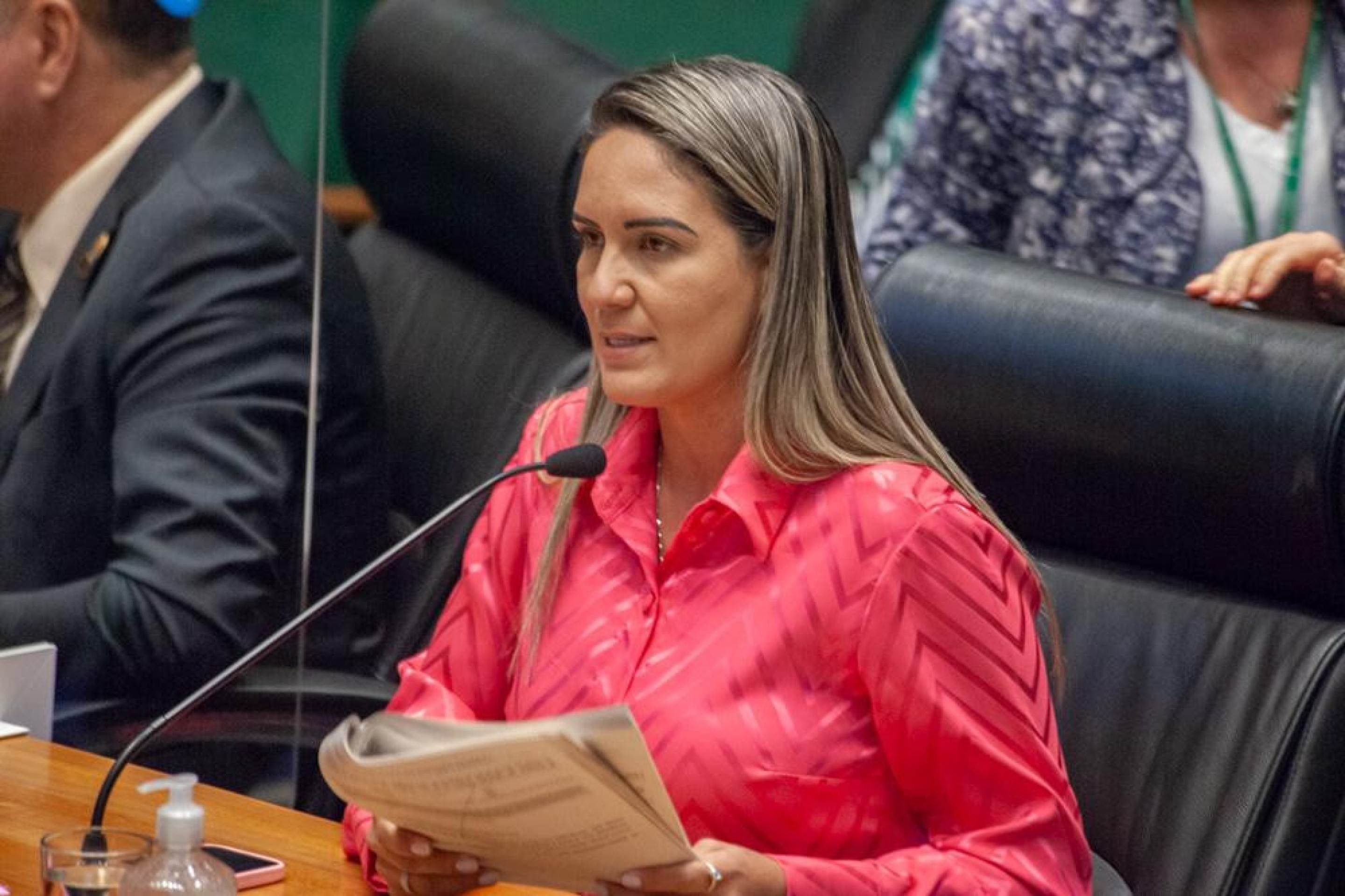 Correio/Opinião: Jaqueline Silva lidera pesquisa espontânea para distrital