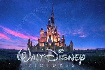 Sua ascensão precoce o levou a assinar um contrato exclusivo de dez anos com a Walt Disney Productions em 1966. Este acordo o estabeleceu como um dos rostos mais conhecidos e queridos do estúdio durante a década de 1970.
- (crédito: Divulgação) Sua ascensão precoce o levou a assinar um contrato exclusivo de dez anos com a Walt Disney Productions em 1966. Este acordo o estabeleceu como um dos rostos mais conhecidos e queridos do estúdio durante a década de 1970.
- (crédito: Divulgação)