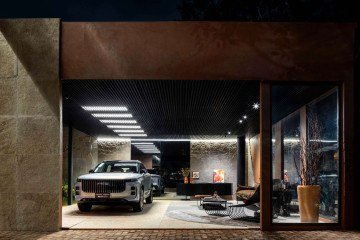 Para o arquiteto Victor Grimaldi, os trilhos de luz devem harmonizar com a decoração e com o teto 