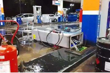 Temporal com ventania causa destruição e derruba bombas de combustível no Paranoá -  (crédito: Material cedido )