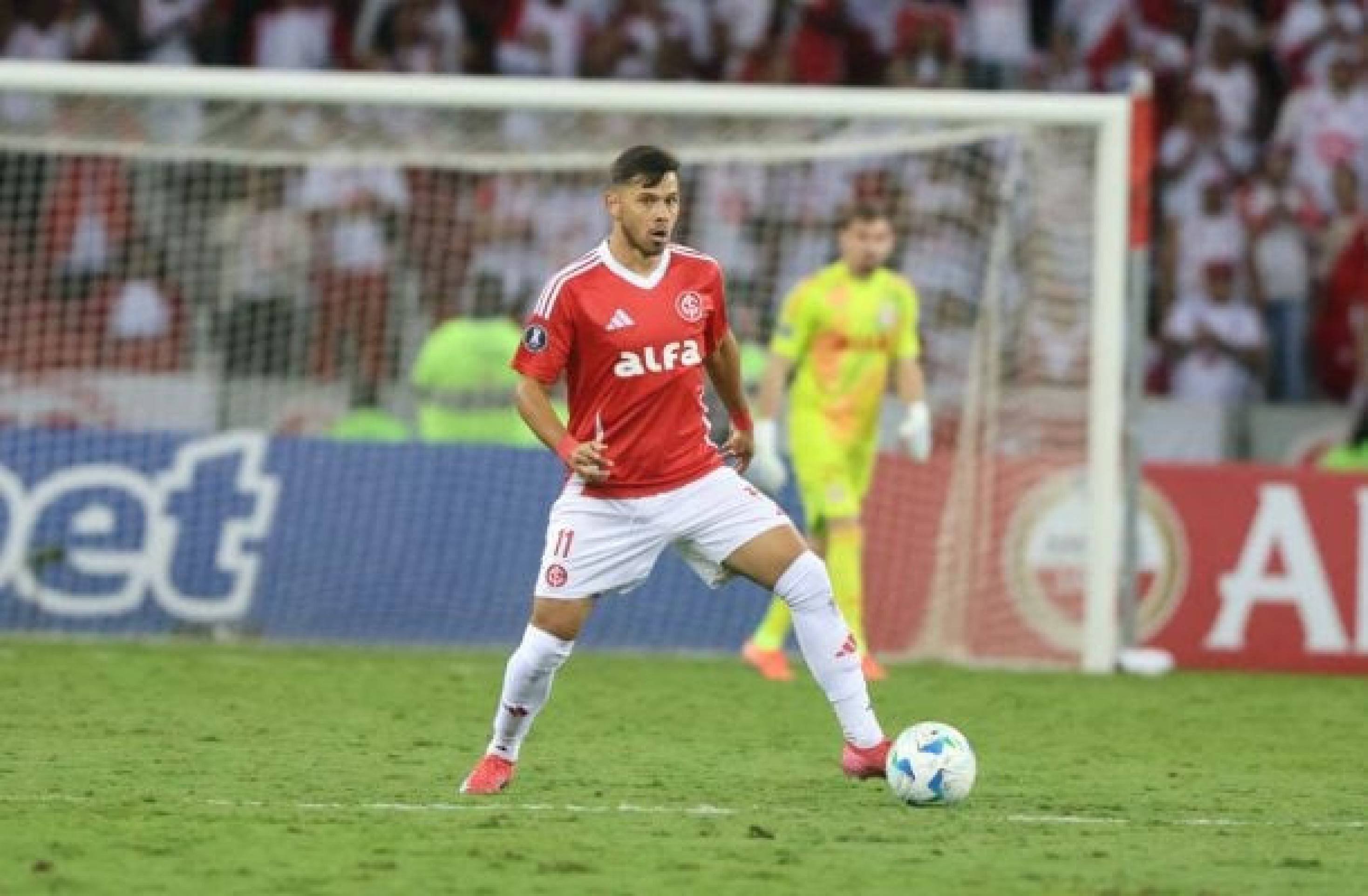 Romero agrada e há a chance de assumir nova posição no Internacional
