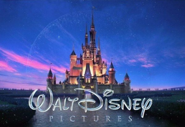 Sua ascensão precoce o levou a assinar um contrato exclusivo de dez anos com a Walt Disney Productions em 1966. Este acordo o estabeleceu como um dos rostos mais conhecidos e queridos do estúdio durante a década de 1970.
