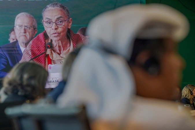 Ministra Marina Silva durante a cerimônia oficial de abertura da Pré-COP30, nesta segunda-feira (13/10), em Brasília

 -  (crédito: Rogério Cassimiro/MMA)