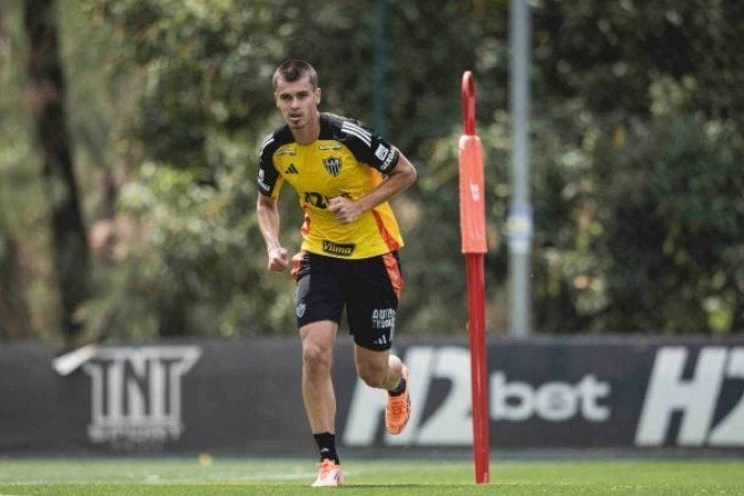 Com desfalque na zaga, jovem de 17 anos pode estrear pelo Atlético  -  (crédito: Pedro Souza / Atlético)