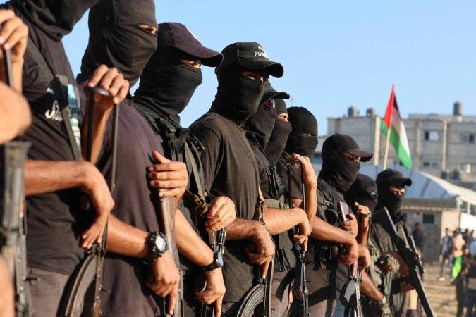 Tropas israelenses afirmam terem se retirado até uma linha que as deixa em controle de 53% da Faixa de Gaza -  (crédito: BBC)