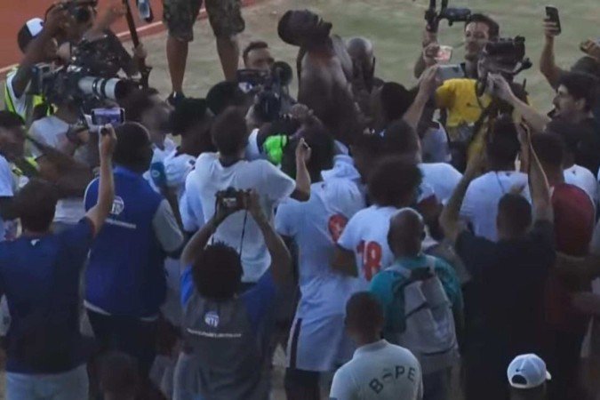 Vitória por 3 x 0 contra Essuatíni, ex-Suazilândia, garantiu a classificação inédita do país de língua portuguesa para a Copa de 2026 -  (crédito: Reprodução/TV Estatal/Cabo Verde)