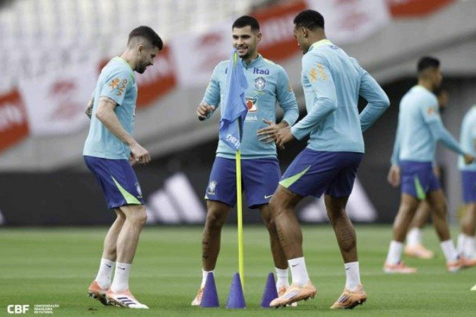 Bruno Guimarães celebra bom momento e vê crescimento da Seleção: “Bem em todas as formações”