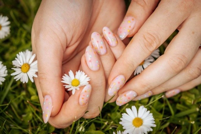 As tendências para as unhas na primavera acompanham o clima de renovação (Imagem: Emvat Mosakovskis | Shutterstock) -  (crédito: EdiCase)