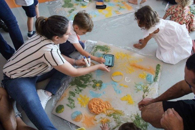 Famílias conhecendo a escola bilíngue -  (crédito: Crédito: Divulgação/ONE school)