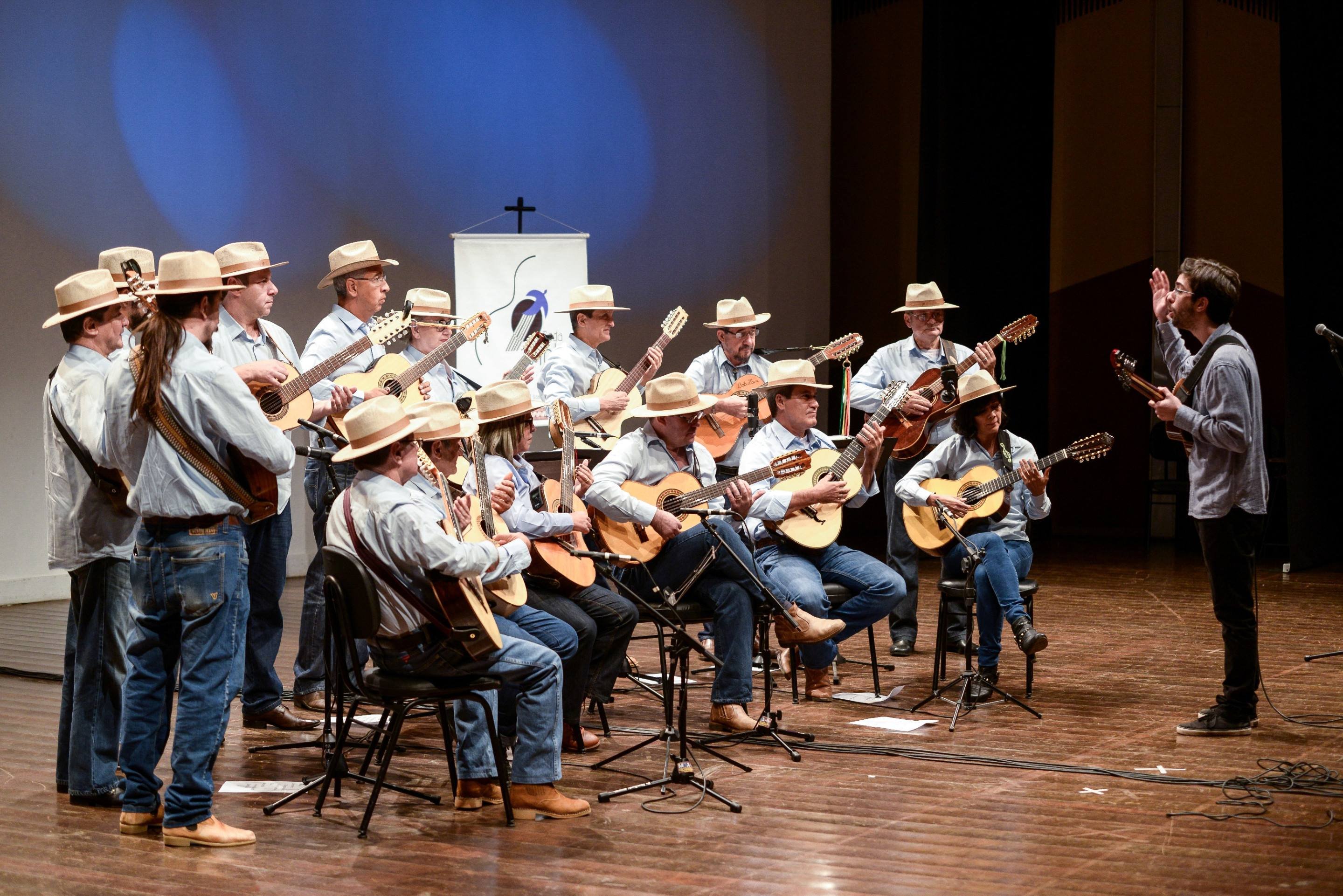 Clássicos do cancioneiro caipira tomam a programação do Clube do Choro
