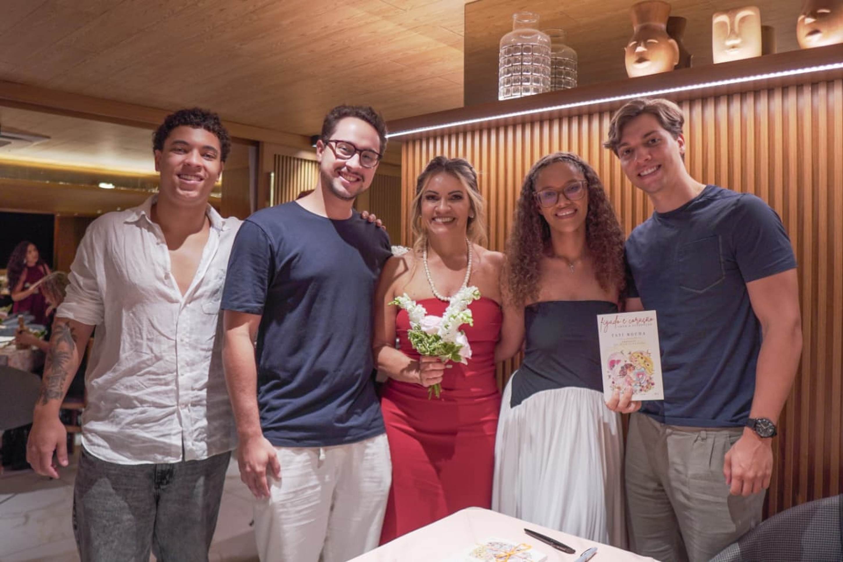 Lan&ccedil;amento do livro no dia 13 de Outubro, no Vitorino Caf&eacute; 