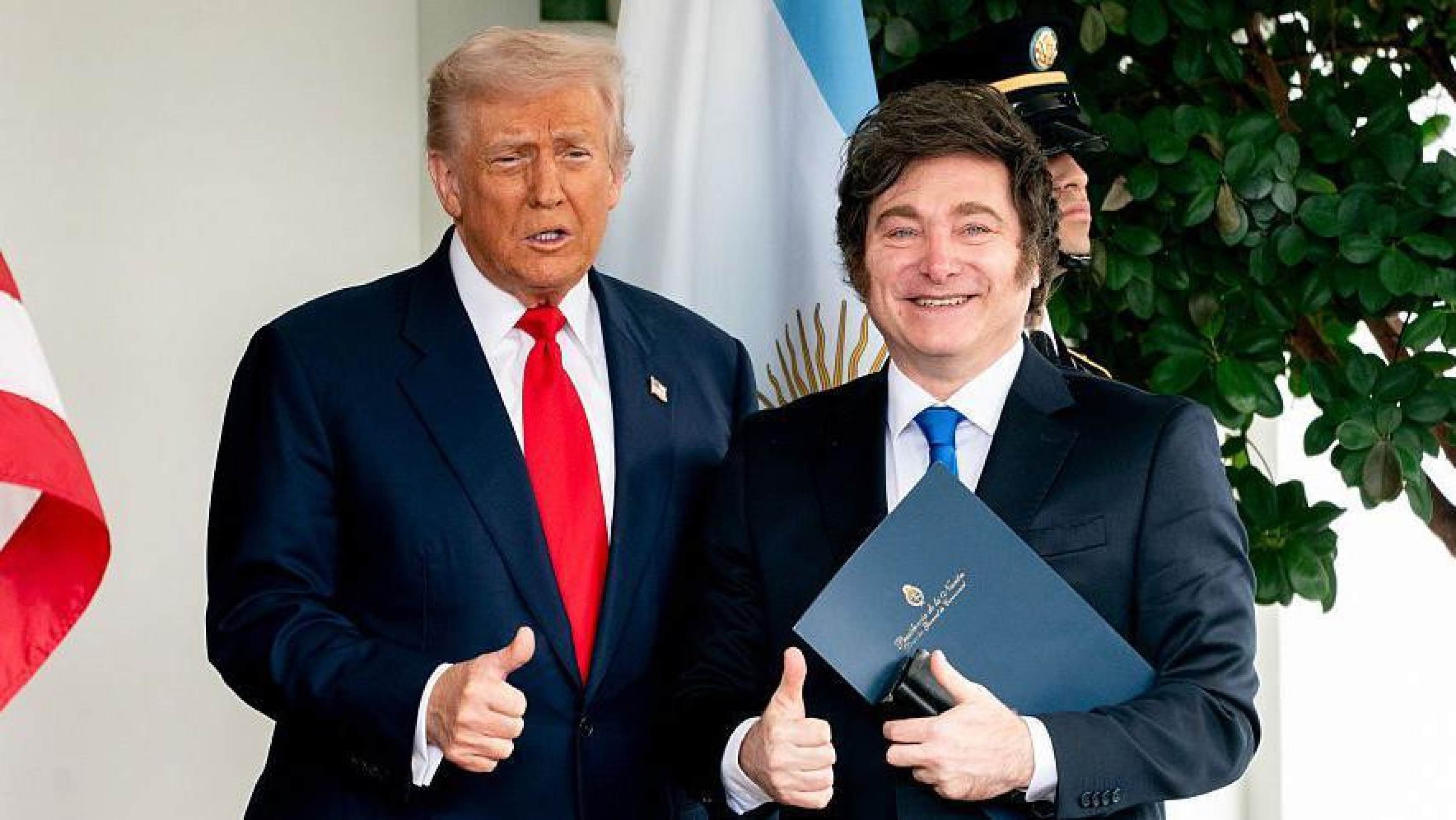 O empurrão eleitoral de Trump a Milei: 'Se ele perder, não vamos ser tão generosos com a Argentina'