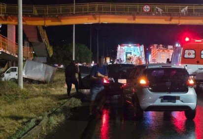 Colisão entre vários veículos na BR-020