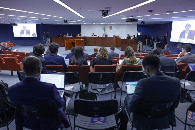 Gonet sustentou que a atuação do grupo envolveu ataques virtuais a instituições e mobilização de civis e militares contra o resultado das urnas - (crédito: Rosinei Coutinho/STF) Gonet sustentou que a atuação do grupo envolveu ataques virtuais a instituições e mobilização de civis e militares contra o resultado das urnas - (crédito: Rosinei Coutinho/STF)