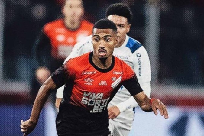 Athletico não vence a três jogos na Série B -  (crédito: Foto: Divulgação/Athletico )