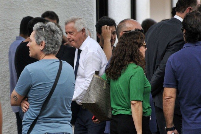 Velório teve a presença de amigos, familiares e autoridades