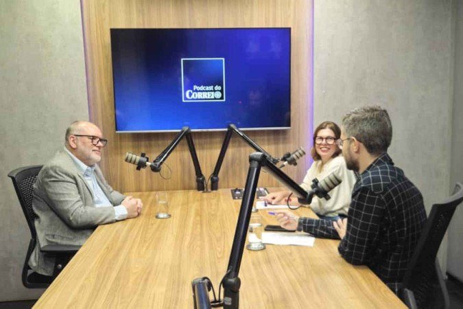  14.10.2025. Guilherme Felix CB/DA Press. Podcast Correio. Alexandre Kieling, coordenador-geral do projeto de Revitalização do Setor Comercial Sul, que é liderado pela Universidade Católica de Brasília, é o convidado do Podcast do Correio nesta terça-feira, às 15h.Na bancada Sibele Negromonte e Ronayre Nunes. -  (crédito:  Guilherme Felix CB/DA Press)