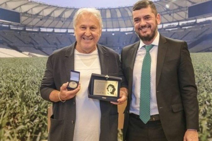 Ídolo do Flamengo, Zico recebeu homenagem na Alerj -  (crédito: Foto: Alex Ramos / ALERJ)