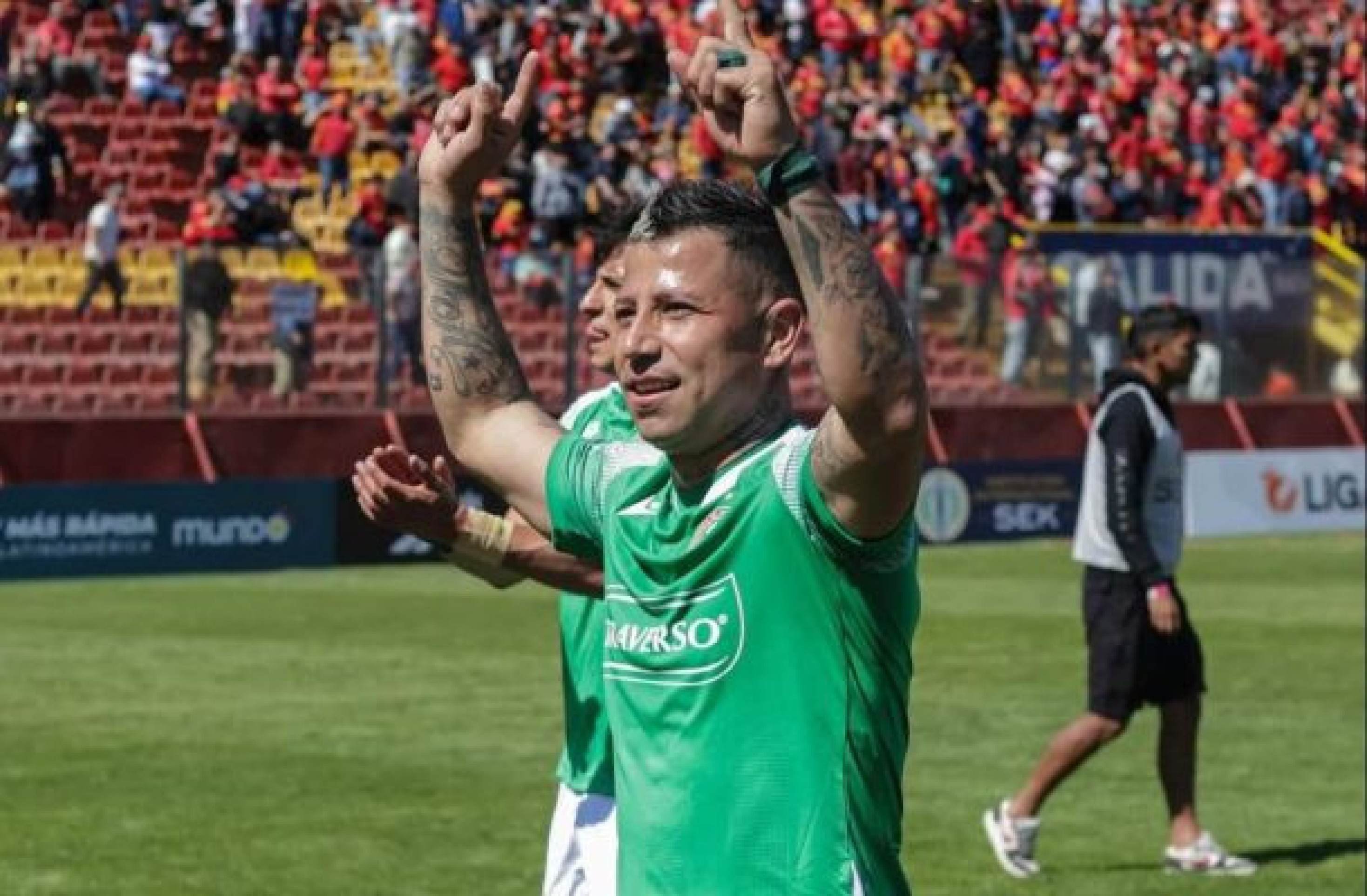 Leo Valencia, ex-Botafogo, faz temporada de destaque no Chile