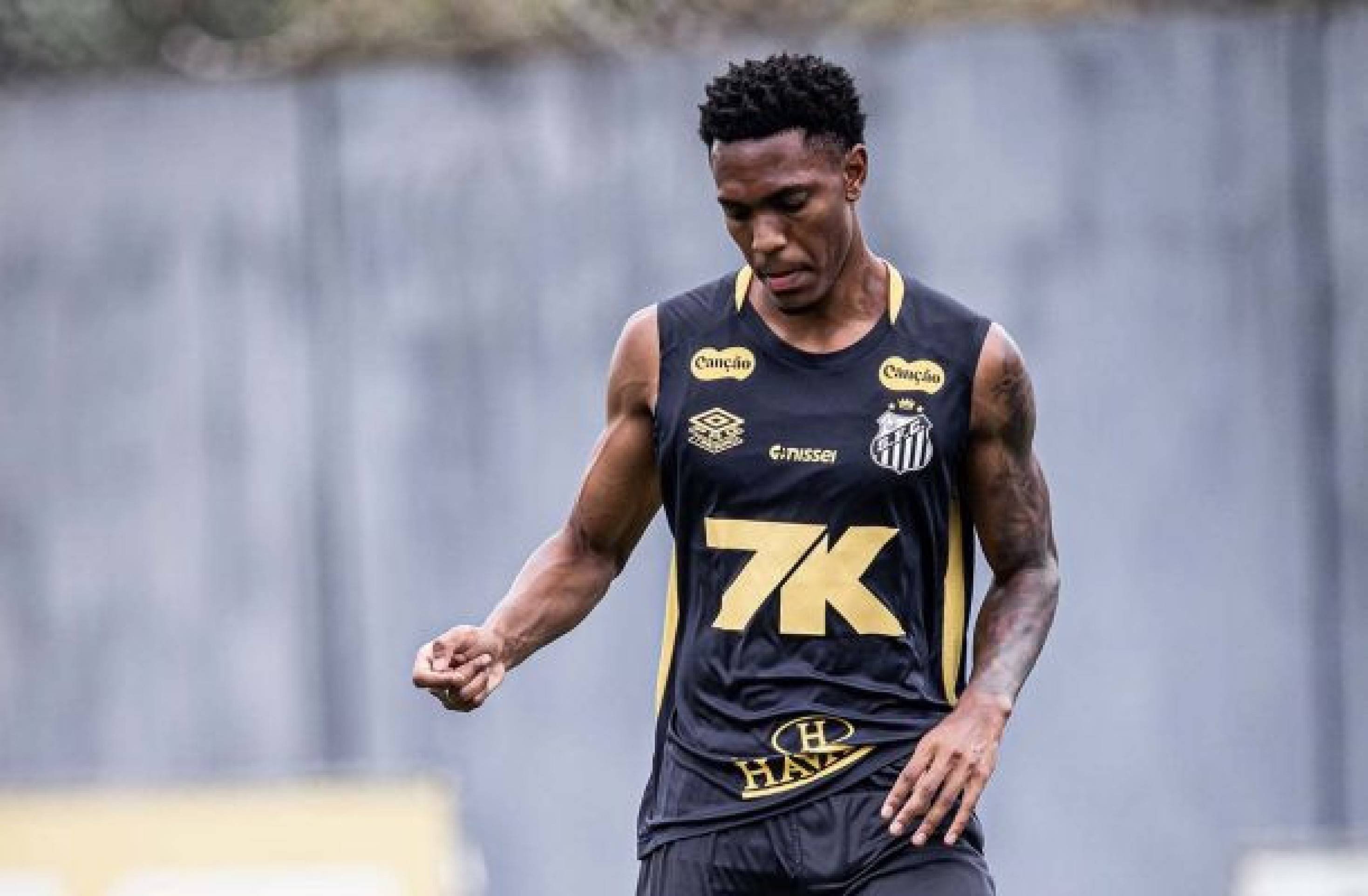 Santos especula saída de zagueiro que é a última opção de Vojvoda