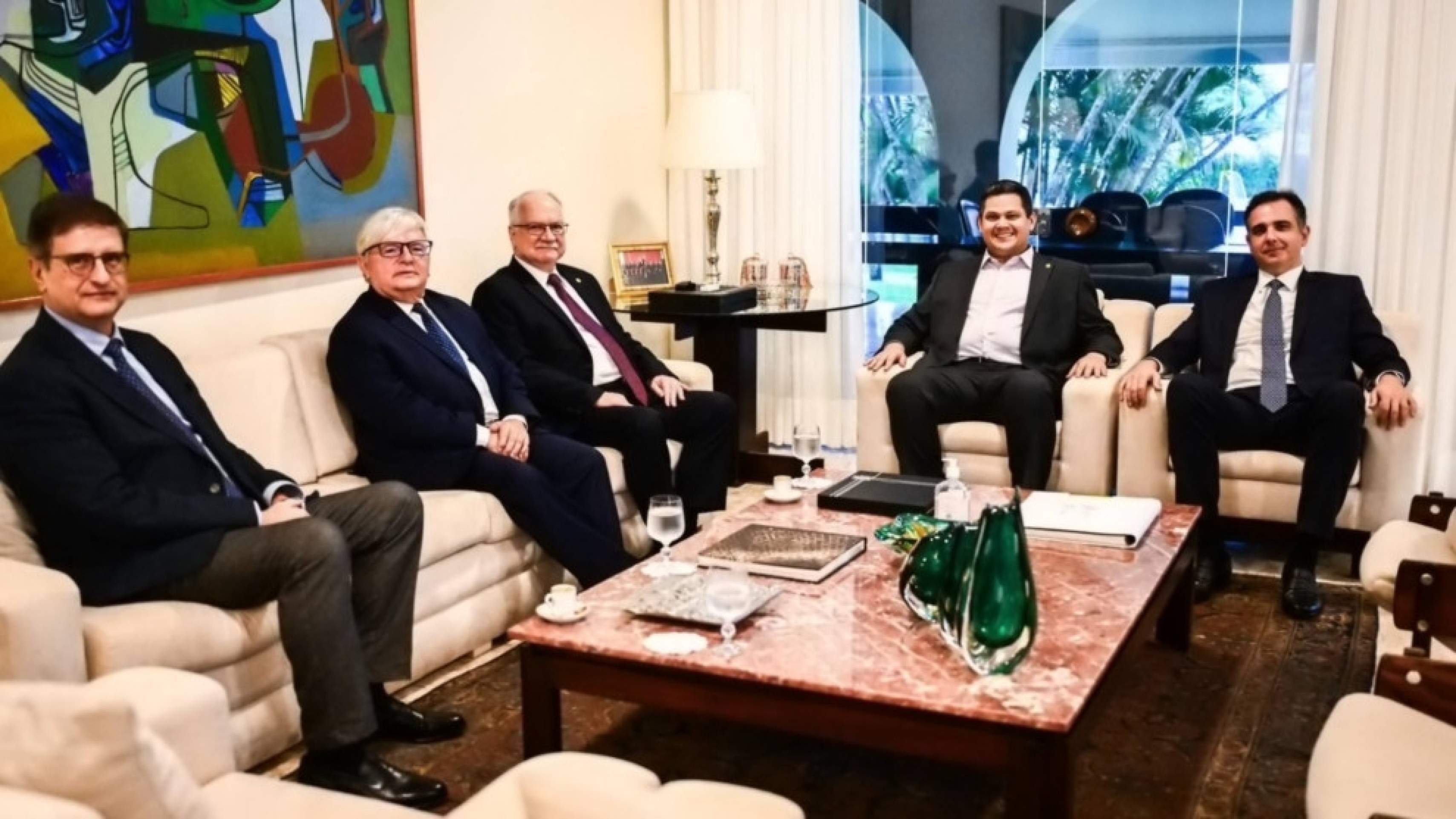 Setores do PT elevam pressão e Lula promete nome para STF na volta de Roma - Platobr Politica