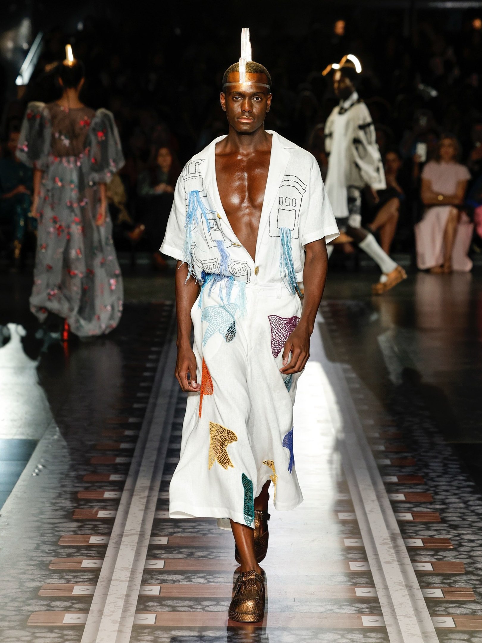 Cada ponto é uma lembrança, cada cor, um verso de Milton