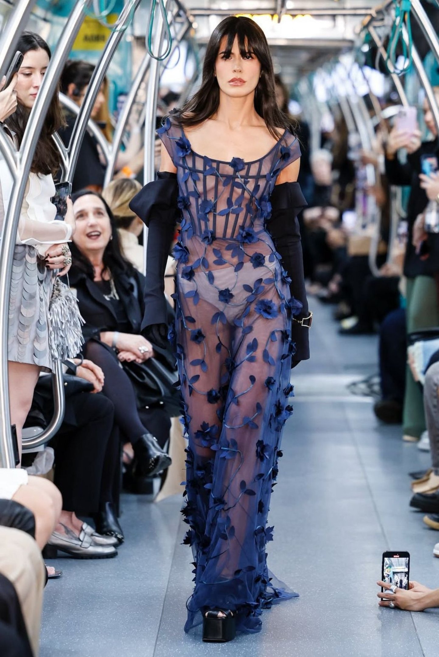 Na coleção de 50 anos da marca, Gloria Coelho também apostou na tendência